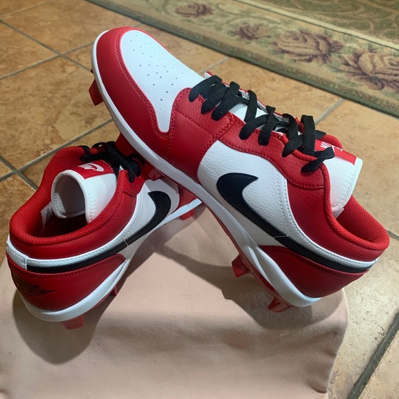 Jordan 1 Retro MCS Low “Chicago Red” Premium Baseball Cleats - Picture 2 of 13